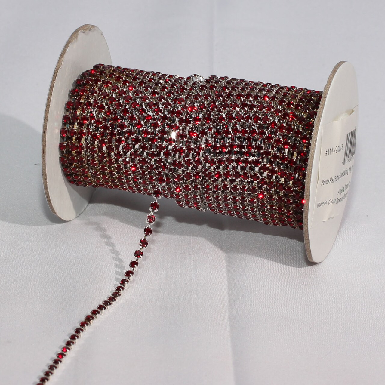 The Ribbon People Crystal Petite Rubies Craft Ribbon Trim with Silver Setting 1" x 11 Yards